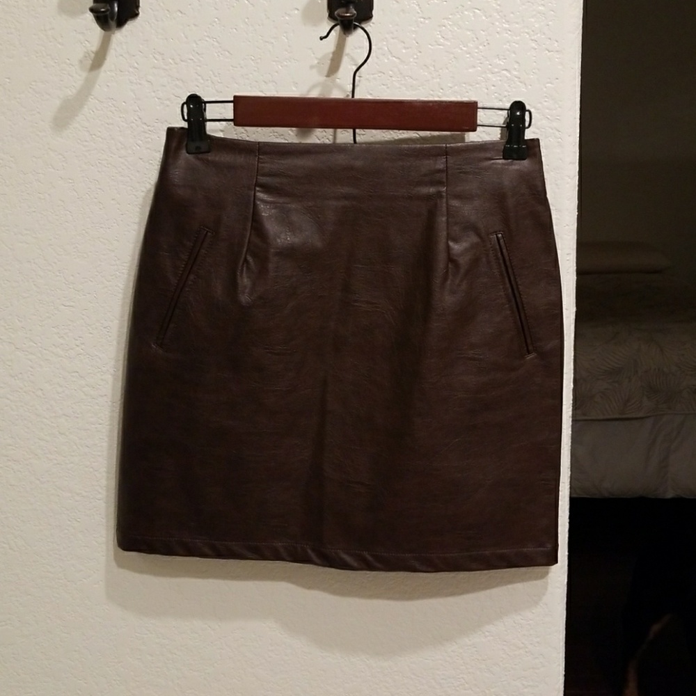 Faux leather mini skirt